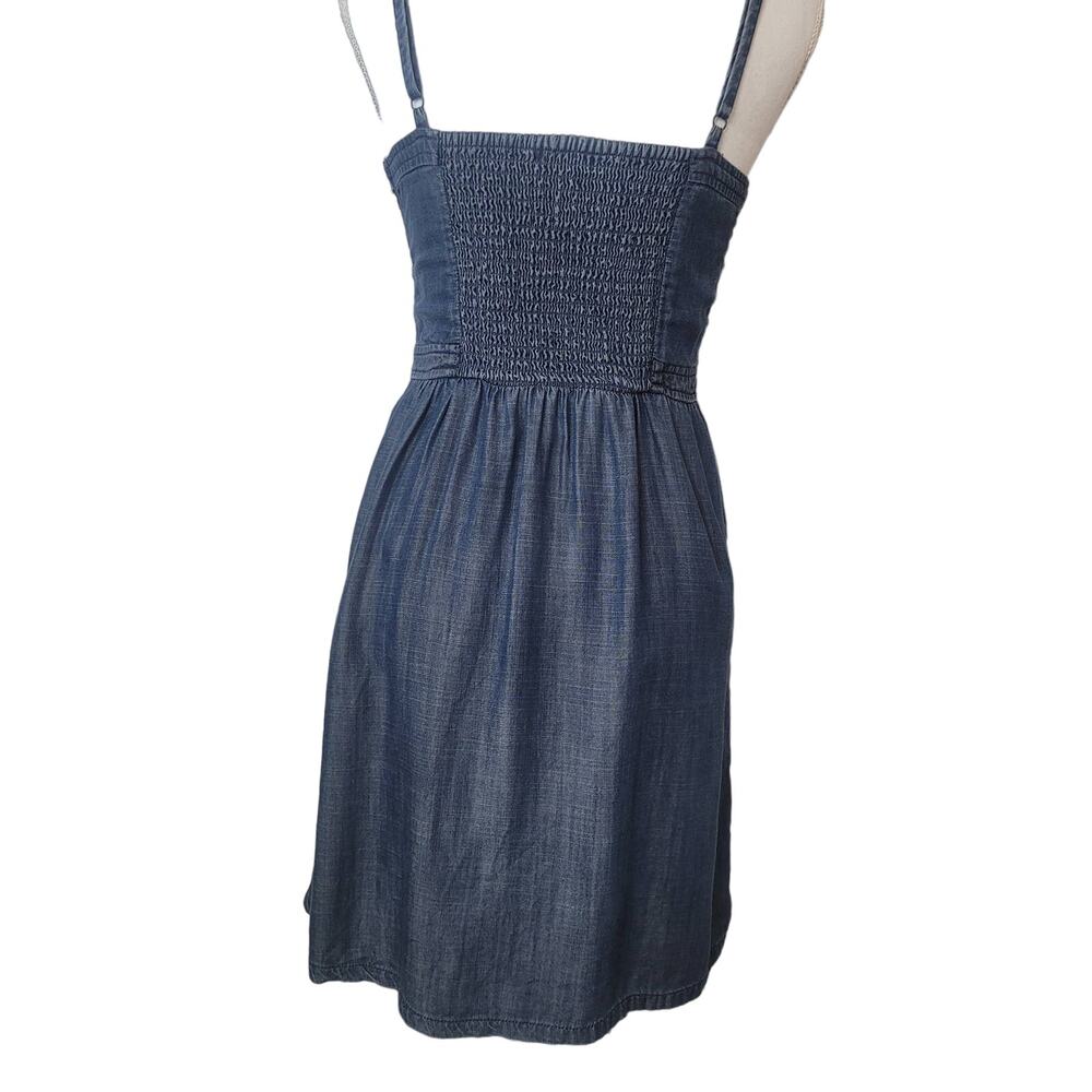 American Eagle Chambray Dress Smocked Button Front Size 6 - Picture 3 of 5